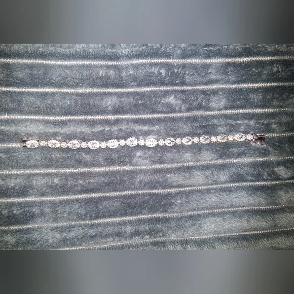 🐎Beautiful JTV Silver Tennis Bracelet 6.5" - Picture 3 of 4